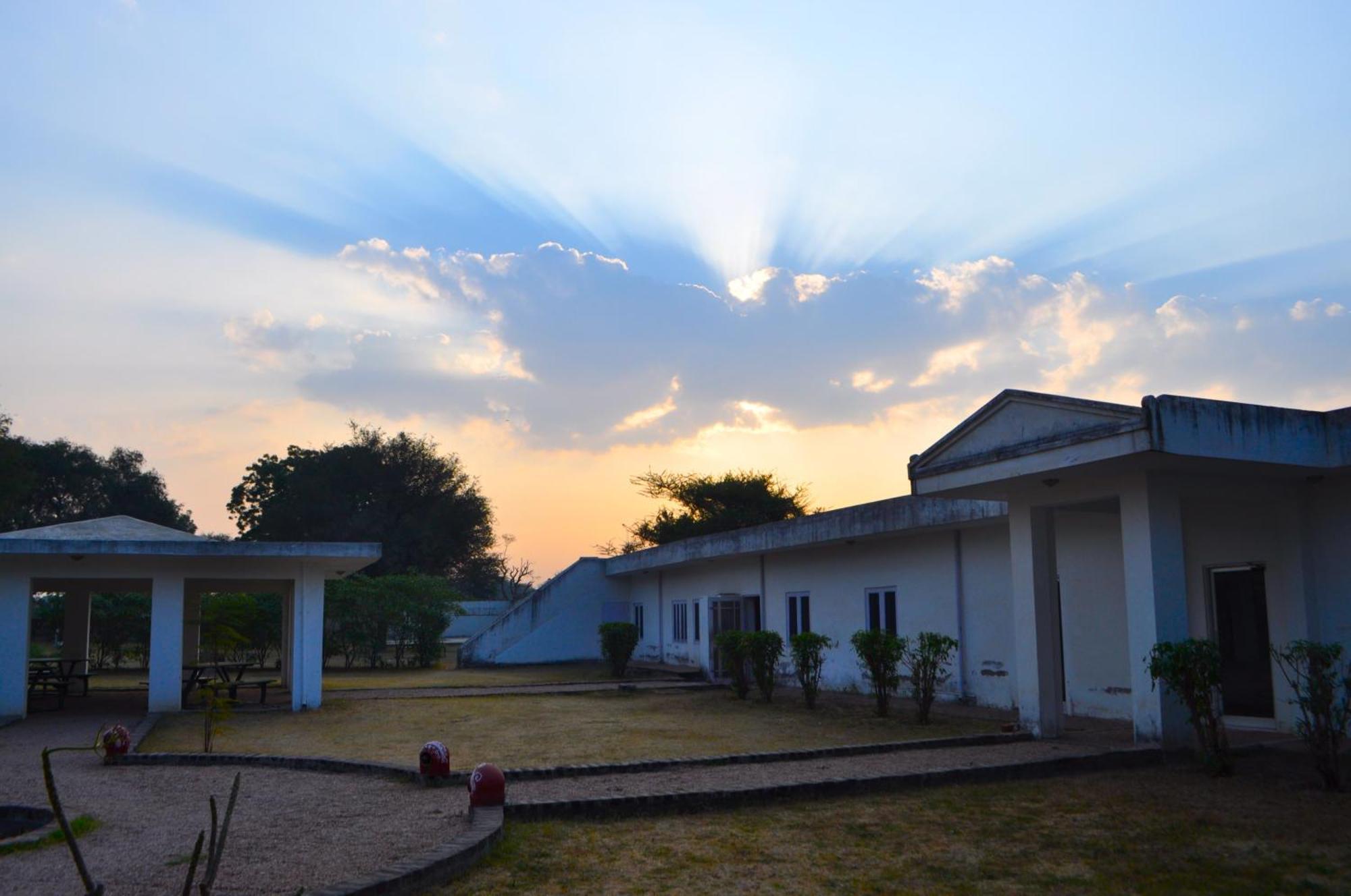 ホテル Savista Retreat ジャイプール エクステリア 写真